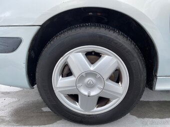 Predám Renault Scénic 1.8 85 KW R.v. 2002 - 16