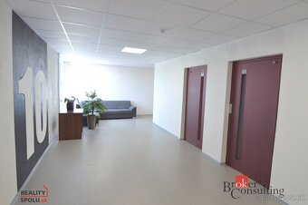 Na predaj 2-izbový byt + 2 parkovacie miesta vo výbornej lok - 16