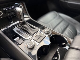 VW Touareg 3.0 TDI DSG 4Motion - 16