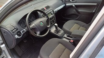 Škoda octavia Scout 2.0 FSI4x4.combi model 2009 dobrom stave - 16