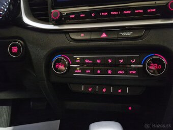 Kia XCeed 117,5kW Benzín Gold plus Automat 2022 - 16