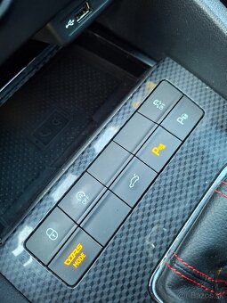 ŠKODA OCTAVIA RS COMBI DSG 11/2017 - 16