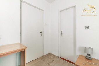 REZERVOVANÉ - Na predaj pekný dom so záhradou - 16