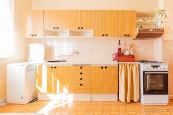 KRÁSNY rodinný dom v atraktívnej obci BANKA - 16