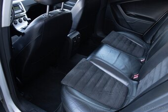 Volkswagen Passat 2.0 TDI Highline - 16