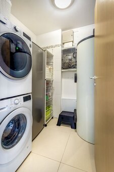 Luxusnký-izb. RD, bazén, garáž,zariadený v obci Šoporňa - 16