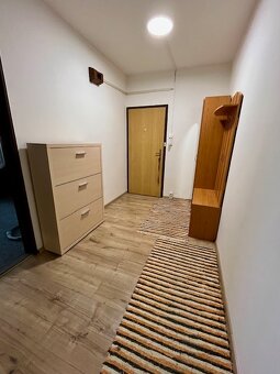 Veľký 3-izb. byt Klokočina, loggia, čiastočne zariadený - 16