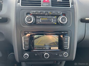VW Touran 1.6TDI diesel, 77kW, MT/6, rok:11.2010. - 16