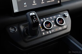 Land Rover Defender 110 3.0D I6 D250 MHEV SE MERIDIAN AT AWD - 16