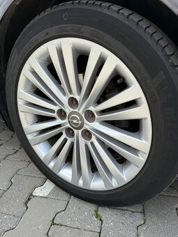 Opel Insignia Limousine HB - 16