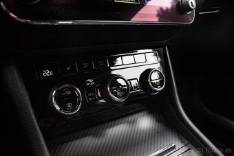 Škoda Superb Combi 2.0 TDI SCR Sportline DSG NardoGrey - 16