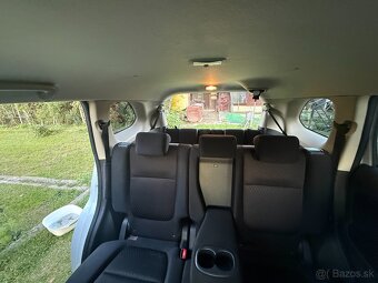 Mitsubishi Outlander - 16