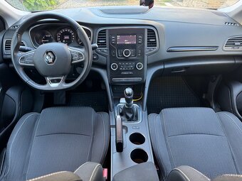 Renault Megane 1.6 16v 2017 43000km POJAZDNÉ - 16