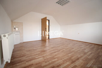 NA PREDAJ: Výnimočná nehnuteľnosť vo Vranove nad Topľou - 16