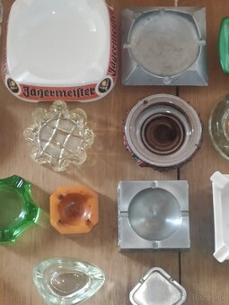 Kolekcia starých popolníkov - 16