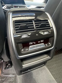 BMW X7 XDrive M50i - 16