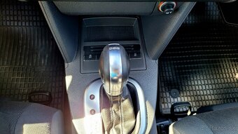 Volkswagen Touran 2.0 TDI Premium Comfortline DSG - 16