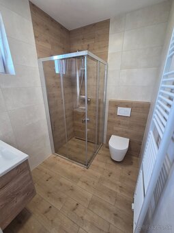 Rodinný dom s dvojgarážou na predaj , POSLEDNÝ DOM Z 2.ETAPY - 16