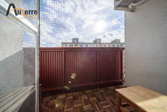 NA PREDAJ. Priestranný 3-izbový byt s loggiou - Petržalka - 16