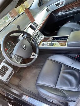 Jaguar XF 2.2D - 16