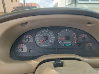 Ford Mustang GT 4.6 V8 - 16