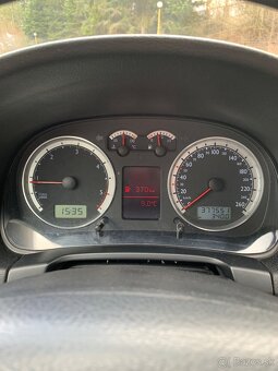 Volksvagen golf 1.9 TDI Highline - 16