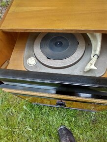 Stara retro gramofonova skrinka - 16