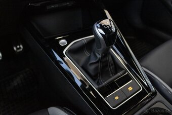 Volkswagen Golf 1.5 TSI ACT 150k R-Line - 16