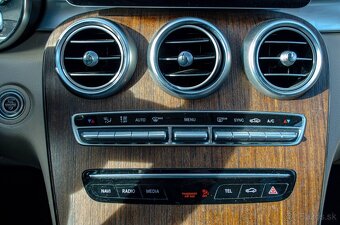 Mercedes-Benz C trieda Kombi 300 d A/T 4MATIC - 16