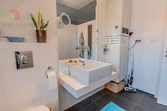 Na predaj nádherný a výnimočný priestranný mezonet, 141 m²,  - 16