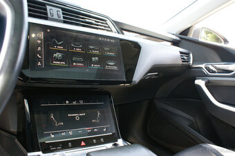 Audi E-tron 50 quattro - 16