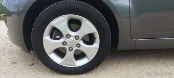 Kia Venga - 16