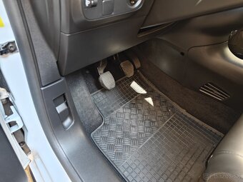 Citroen C3 MAX, 1.2 Puretech 61kW, r. 2024, manuál, LED - 16