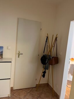 Prodám vybavení bytu 2+kk IKEA a ETA - 16