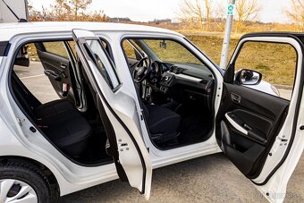 Suzuki Swift 1,2 (LED svetlá, adaptívny tempomat, 1.majiteľ) - 16