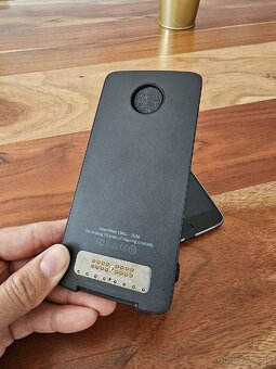 Motorola Moto Z2 Play + Hasselblad True Zoom - 16