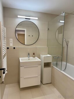 Prenájom 2-izbového bytu v Sky Parku s výhľadom na hrad - 16