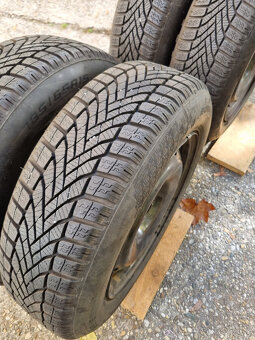 Zimné pneu 185/65 R15 88T + plechové disky 4x100 6Jx15 ET47 - 16
