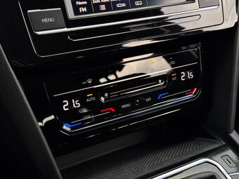 Volkswagen Passat Variant 2.0 TDI Business 4Motion DSG - 16