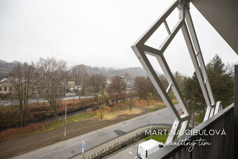 Na predaj 2 izbový štýlový zariadený byt v novostavbe v Bans - 16