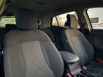 Kia Sportage 1.6 T-GDI Gold Kamera, LED, 1.majiteľ - 16