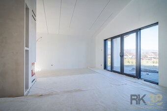Nadčasové rodinné domy v skvelej lokalite pod Tatrami - 16