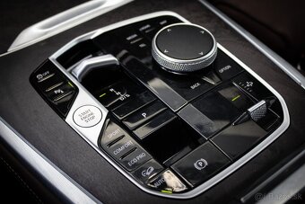 BMW X7 xDrive M60i mHEV A/T AJ NA SPLÁTKY - 16