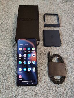 Motorola Razr 60 Pantone Gibraltar Sea 256GB,8GB RAM, - 16