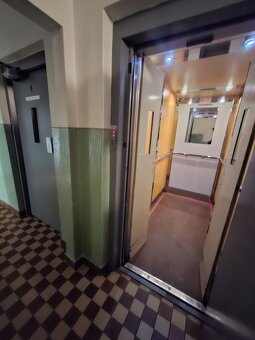 Na predaj veľkometr. 75m2, 2 izb byt Handlová - 16