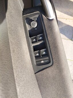 VW Touran 2.0 TDi, manuál, 7 miest, r.2016 - 16