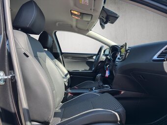 Kia XCeed 1,5 T-GDI M6 Gold - 16