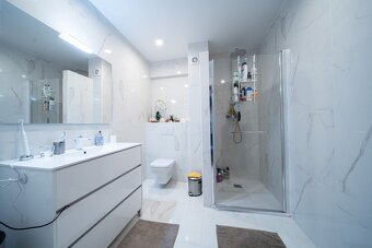 Luxusný Penthouse s Panoramatickým Výhľadom na More – Fuengi - 16