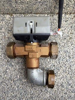 Buderus GB112-24 kW kondenzacny kotol nahradne diely - 16