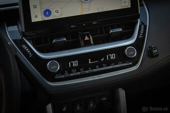 Toyota Corolla Cross 1.8 HYBRID BUSINESS PACKET - 16